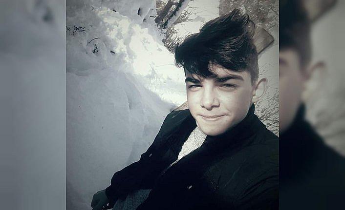 Kavgada kalbi duran lise öğrencisi toprağa verildi