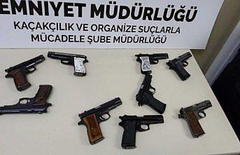 Otobüste 9 ruhsatsız tabanca ele geçirildi