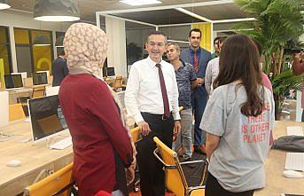 Rektör Akdoğan, üniversitede incelemelerde bulundu