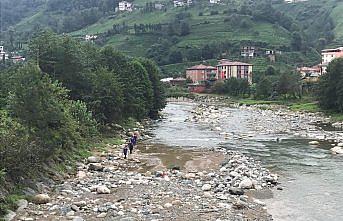 Rize'de derede kaybolan kişinin aranmasına yeniden başlandı
