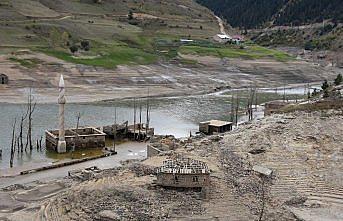 Sular çekildi, köy sakinlerinin hatıraları canlandı