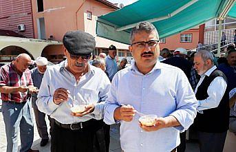 Taşova’da aşure dağıtıldı