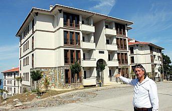 TOKİ'de hak sahiplerine anahtarları teslim ediliyor