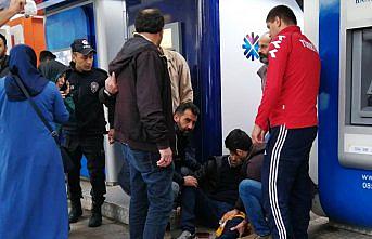 ATM önünde sıra beklerken silahlı saldırıya uğradı