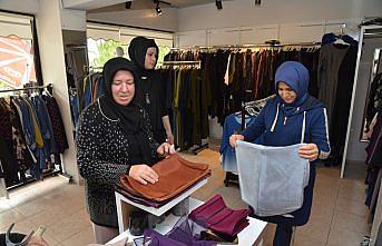 Bileziğini bozdurup aldığı bir çanta kıyafetle iş sahibi oldu