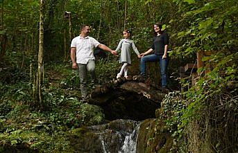 Çocukları için döndükleri köyde daha mutlular