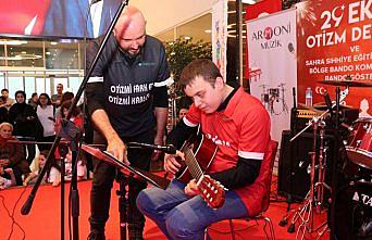 Cumhuriyet Bayramı'nda otizmli çocuklardan defile