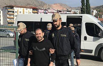 FETÖ şüphelisi kadın dolaptaki gizli bölmede yakalandı