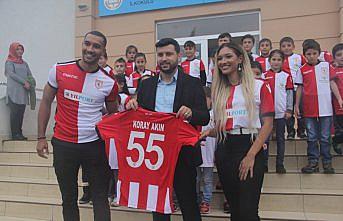 Garip ve Zeycan Yıldırım Vakfı'ndan çocuklara Samsunspor forması