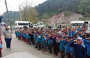 İlçedeki tüm öğrencilerden Mehmetçiğe selam