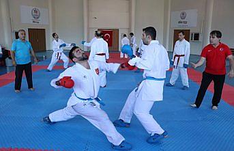 İşitme engelli milli karateciler başarıya odaklandı