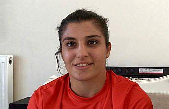 Kızının her maçı öncesi 