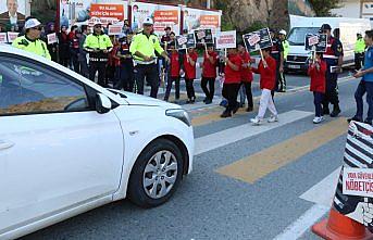 Kolluk personeli yaya nöbeti tuttu