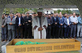 Merdivenden düşerek ölen çocuk toprağa verildi