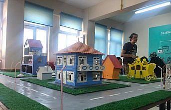 Samsun'da yabancı öğrenciler fidan dikip robotik kodlama öğrendi