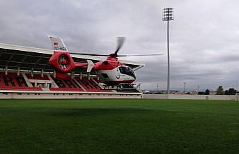 Temizlediği silahın ateş alması sonucu yaralandı