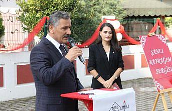 Vali Kaymak, bayrak sergisinin açışını yaptı