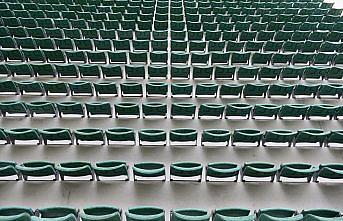 Yapımı devam eden Çotanak Stadı'nın koltukları takılıyor