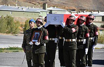 Yıldırım düşmesi sonucu şehit olan asker memleketine uğurlandı