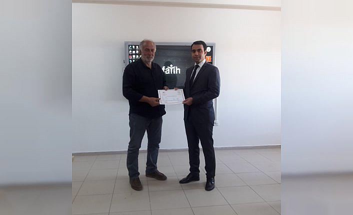 Avcılık belgelerini Kaymakam Baytok verdi