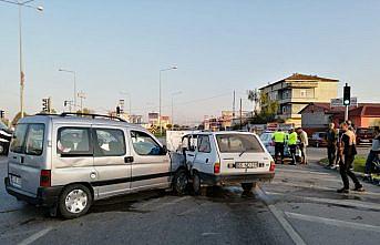 Bafra'da iki otomobil çarpıştı: 1 yaralı