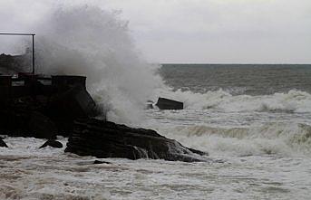 Batı Karadeniz'de fırtına etkili oluyor