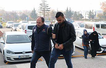 Bolu'da yakalanan DEAŞ şüphelisi Iraklı çift adliyeye çıkarıldı