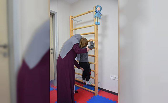 Çocuk ve Ergen Ruh Sağlığı Birimi ailelere destek oluyor