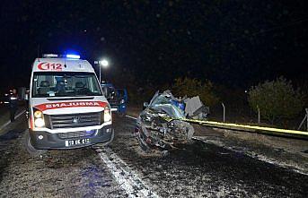 Çorum'da hafif ticari araçla minibüs çarpıştı: 4 ölü, 4 yaralı