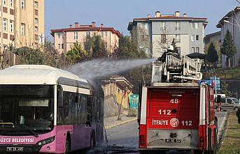Düzce'de seyir halindeki halk otobüsü yandı