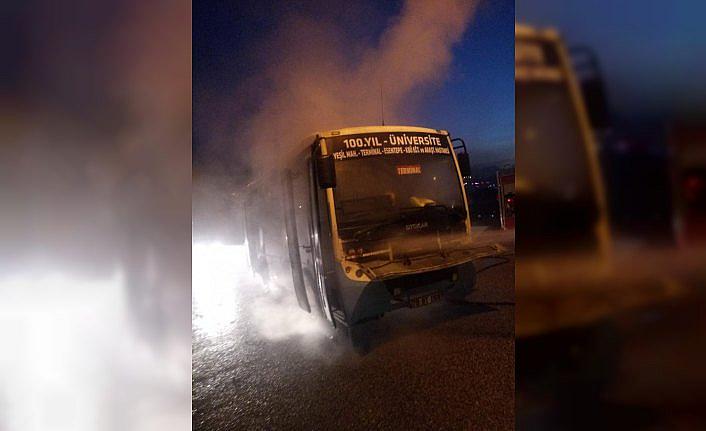 Karabük'te seyir halindeki otobüste yangın çıktı