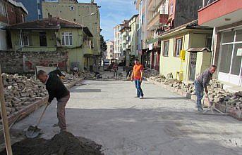 Kavak'ta bozulan yollar onarılıyor