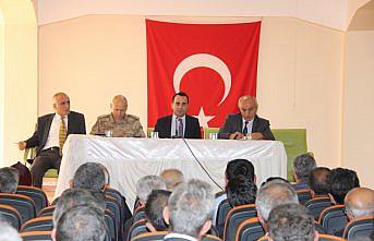 Kaymakam Çelik muhtarlarla buluştu
