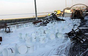 Ordu'da boya yüklü tır devrildi: 1 yaralı