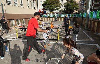Rize'de okul öncesi çocuklar tenisle tanıştı
