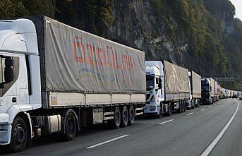 Sarp Sınır kapısında tır kuyruğu