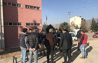 Tokat'ta okul bahçesinde toprağa gömülü iki tabanca bulundu