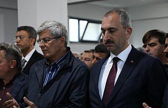 Yargıtay Üyesi Kenan İpek'in annesi defnedildi