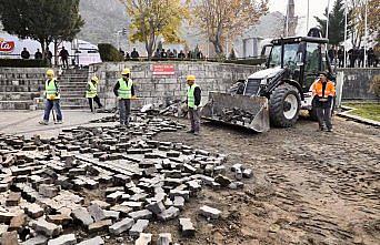 Amasya'da Yavuz Selim Meydanı yenileniyor
