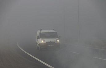 Bolu'da sis etkili oluyor