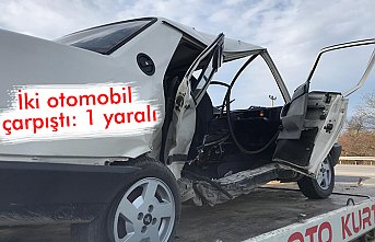 İki otomobil çarpıştı: 1 yaralı
