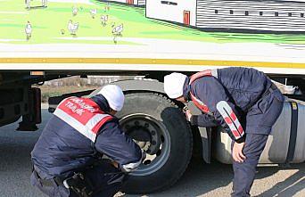 Jandarmadan Abant'ta kış lastiği uygulaması