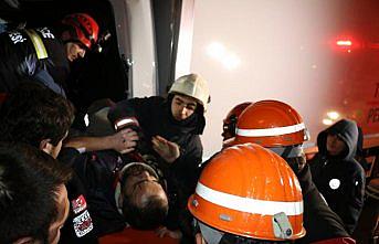 Kamyon ile tır çarpıştı: 1 yaralı