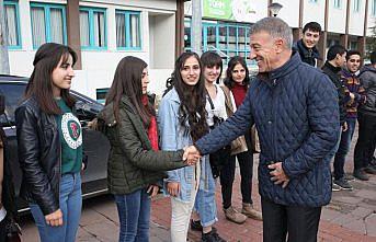 Trabzonspor Kulübüne Şırnaklı öğrencilerden ziyaret