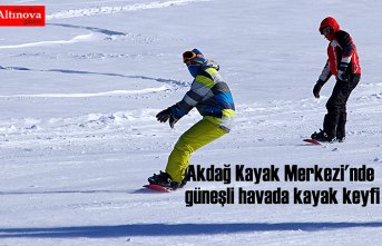 Akdağ Kayak Merkezi'nde güneşli havada kayak keyfi