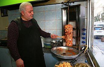 Artvinli esnaftan ihtiyaç sahibi öğrencilere ücretsiz yemek