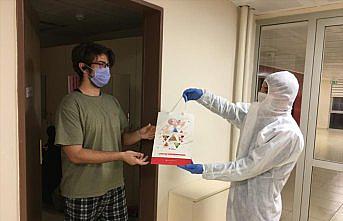 Bakan Kasapoğlu'ndan karantinadaki öğrencilere kitap