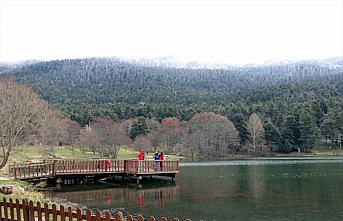 Bolu'da iki mevsim bir arada yaşanıyor