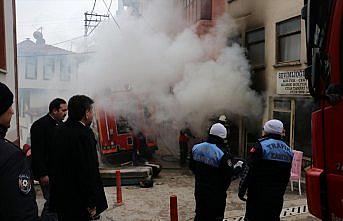 Kastamonu'da mobilya tamiri yapan iş yerinde yangın çıktı