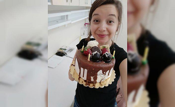 Samsun'da karantinadaki üniversite öğrencisine doğum günü sürprizi